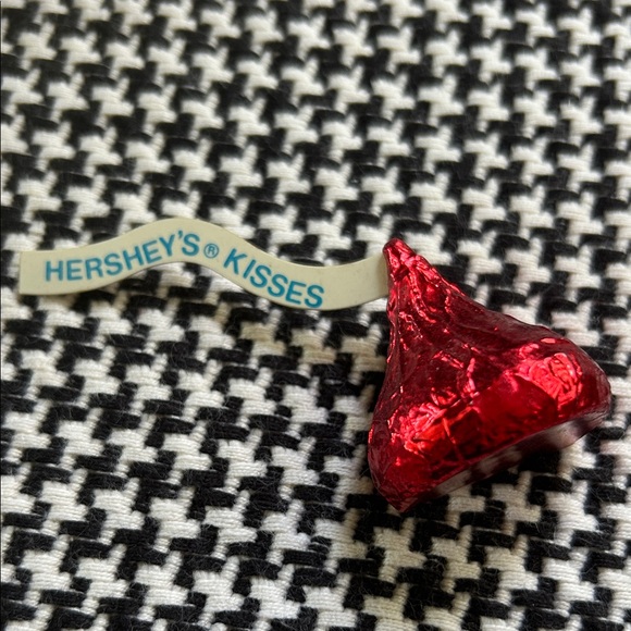 Hallmark Hershey's Kisses Red Foil Brooch - Picture 1 of 4